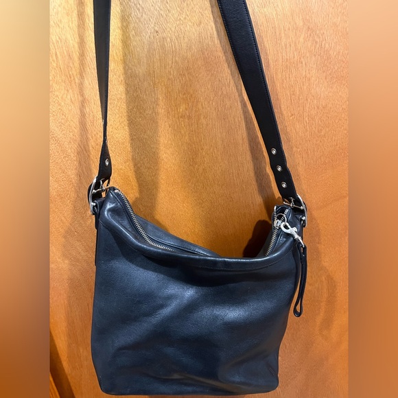 Coach genuine vintage leather legacy slim hobo shoulder bag - Picture 5 of 13